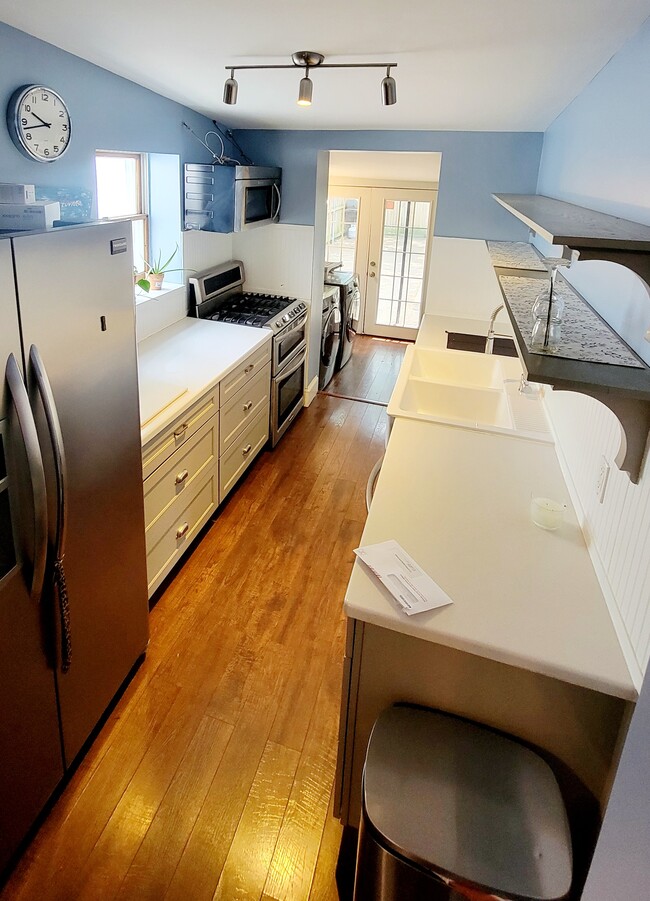 Kitchen - 3507 Gough St