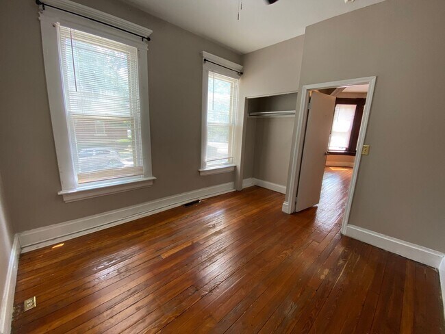 Building Photo - W 9th Ave 160-164 UL