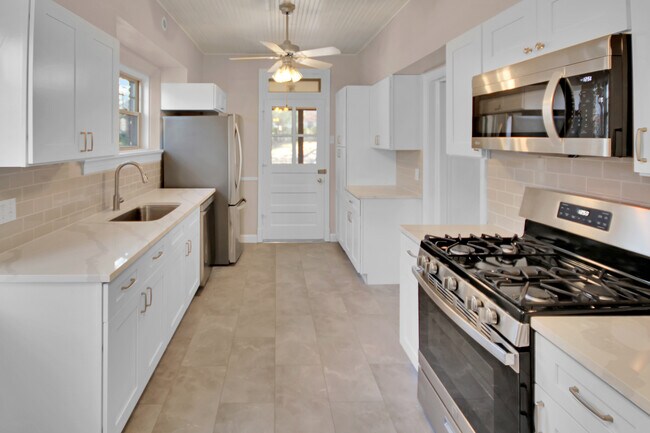 Building Photo - 7428 Cornell Ave