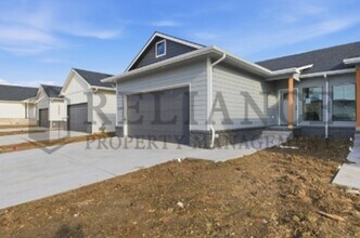 Building Photo - 5301 N Pinecrest Ct