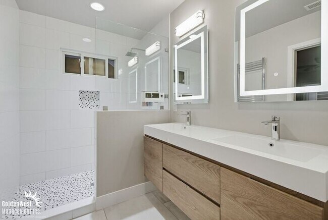 Building Photo - Stunningly Renovated 3Bdm 2Ba Home + Casita in Poway!