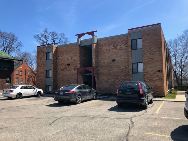 Building Photo - 458 Fulton St W