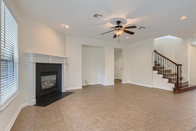Building Photo - 12609 Calistoga Way