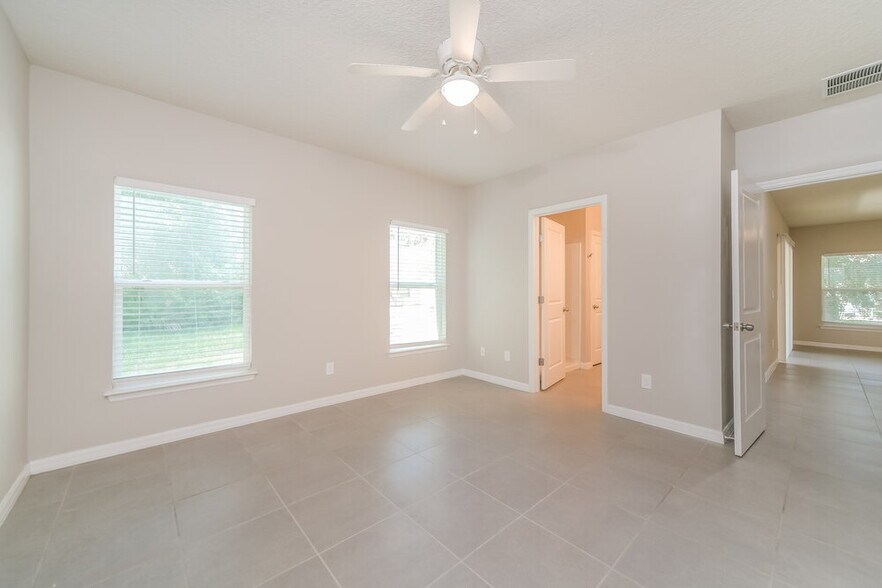 Building Photo - 326 Caldbeck Way