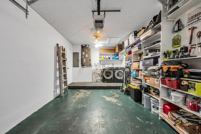 Building Photo - 3811 Arelia Dr