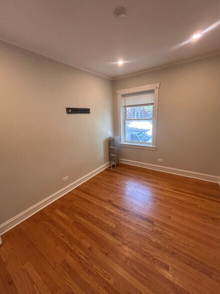 Building Photo - 5301 W Barry Ave