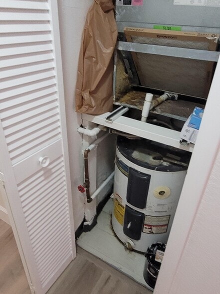 Central Air & Water Heater Closet - 8860 Fontainebleau Blvd