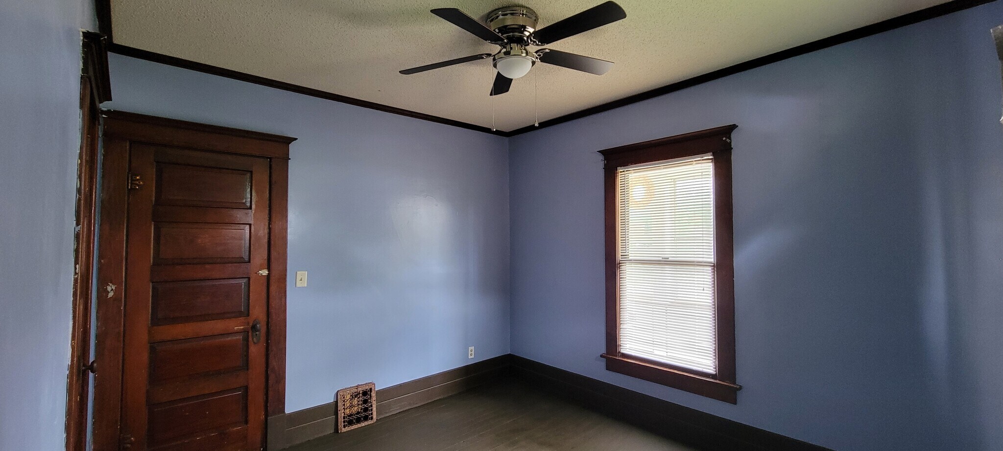 bedroom - 532 Riehl St