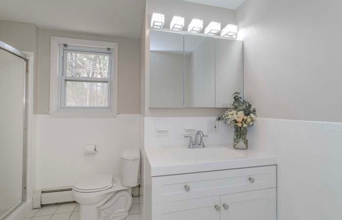 Building Photo - 215 Blue Hill Dr