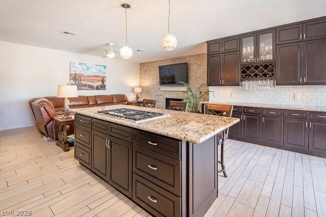 Building Photo - 8856 Rainbow Ridge Dr