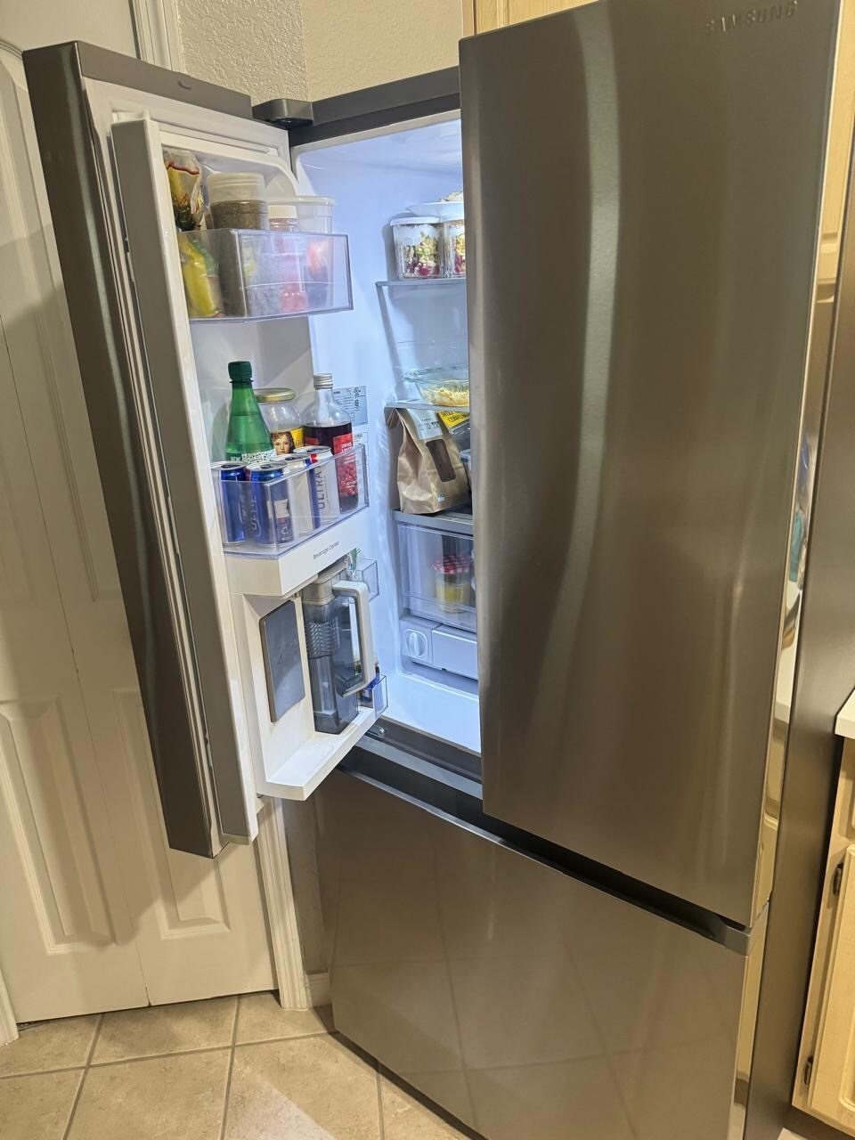 Samsung Fridge - 2639 Maitland Crossing Way