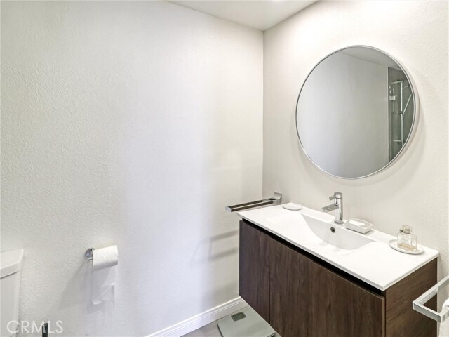Building Photo - 6542 Ocean Crest Dr