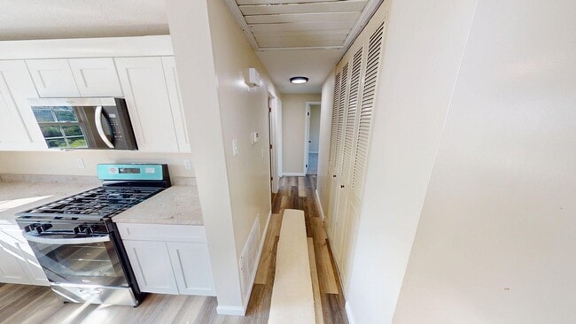 Building Photo - Updated 3 Bedroom McDonald Home For Rent