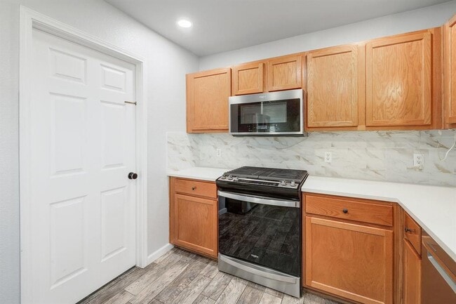 Building Photo - 6212 Speyside Dr