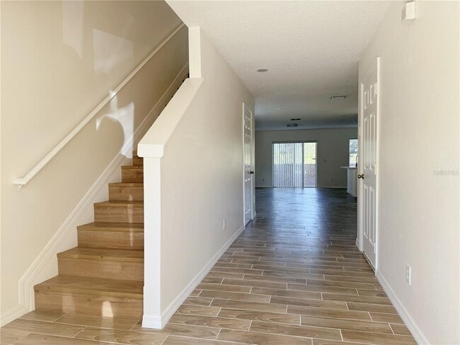 Building Photo - 760 Cresting Oak Cir