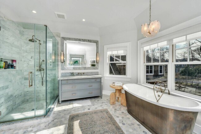 Building Photo - 21 Barn Ln