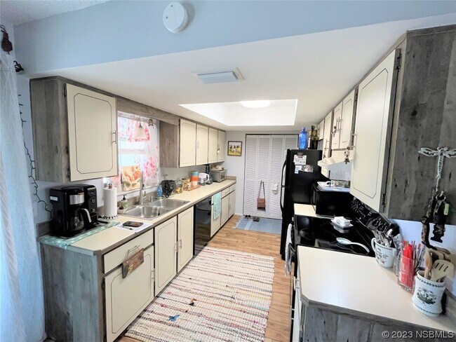 Building Photo - 802 Egret Ct