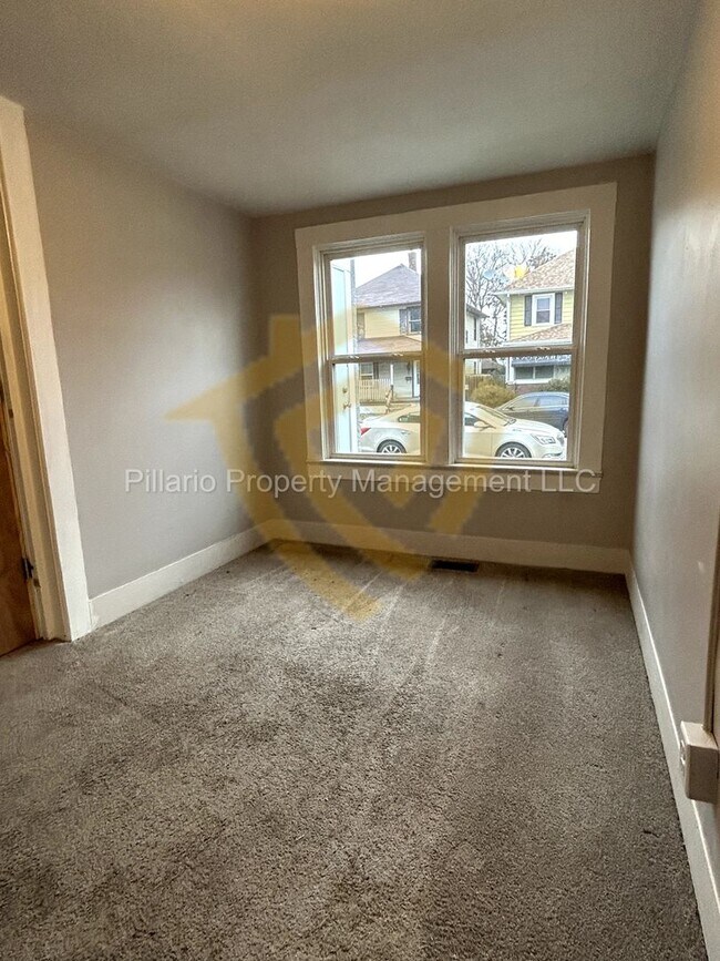 Building Photo - 631 Second Street