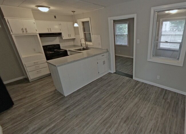 Building Photo - 726 Randle St