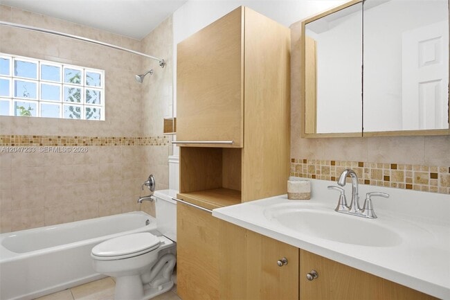 Building Photo - 411 Bermuda Springs Dr