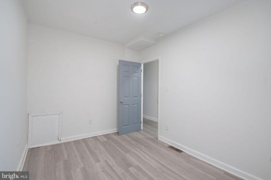 Building Photo - 894 N 42nd St