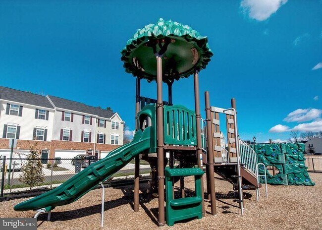 Building Photo - 309 Landing Dr