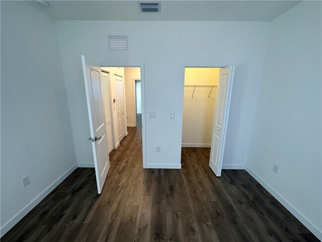Building Photo - Northeast 208th Terrace, Miami, FL 33179 - 3 BR 3 BA townhouse