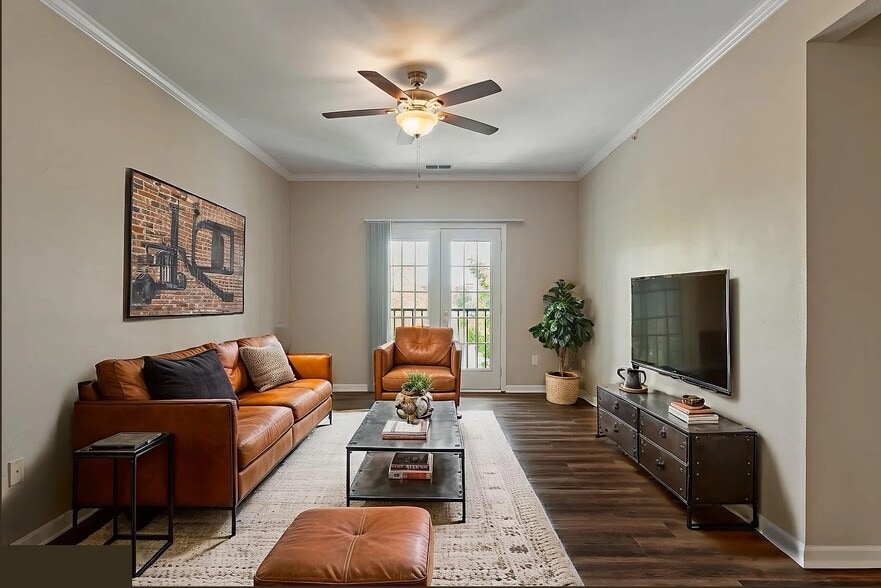 Living room staged - 12833 Tradd St