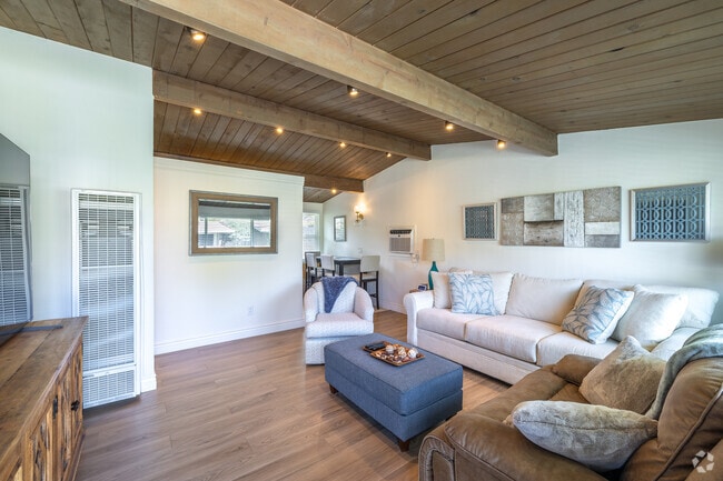 2BR, 1BA - 700SF - Living Room Unit 3 - 2323 San Juan Ave