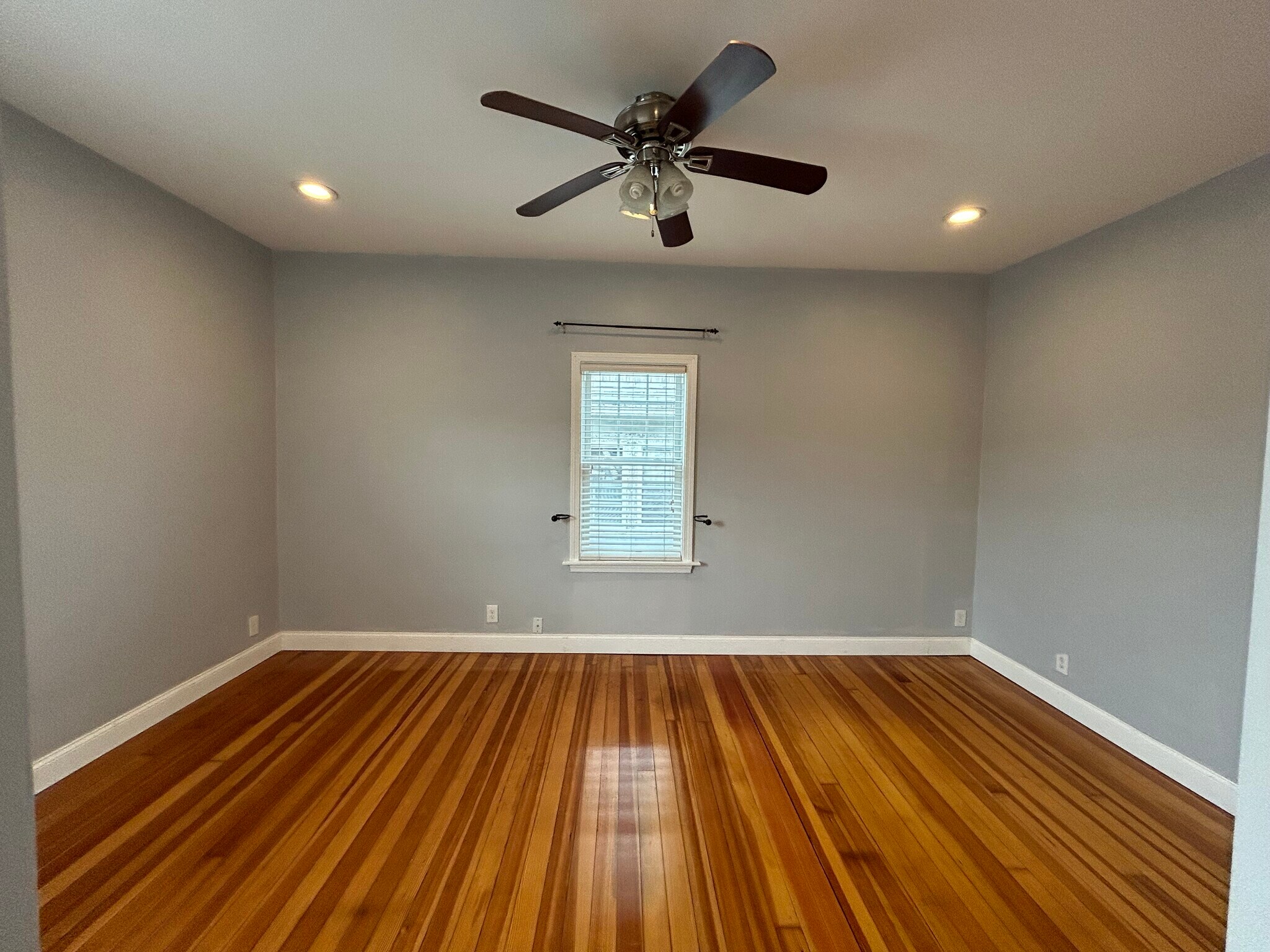 Building Photo - 193 Mount Hope Ave