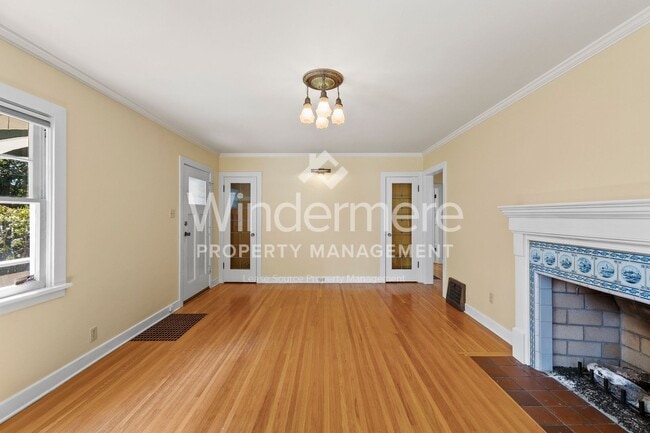 Building Photo - Brown's Addition Historic Neighborhood -  ...