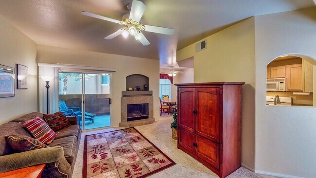 Building Photo - Experience Las Vegas in style and comfort ...