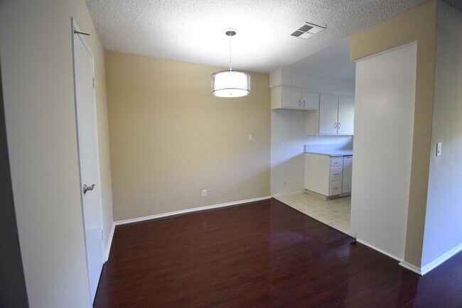 Building Photo - 24347 Newhall Ave
