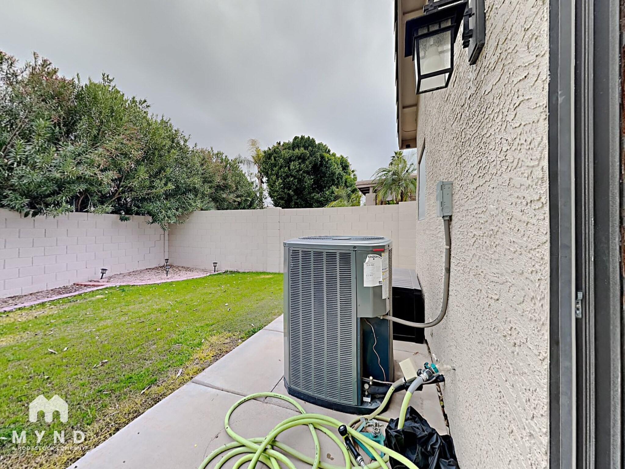 Building Photo - 1865 E Chilton Dr