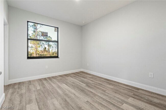 Building Photo - 1135 Randletree St E