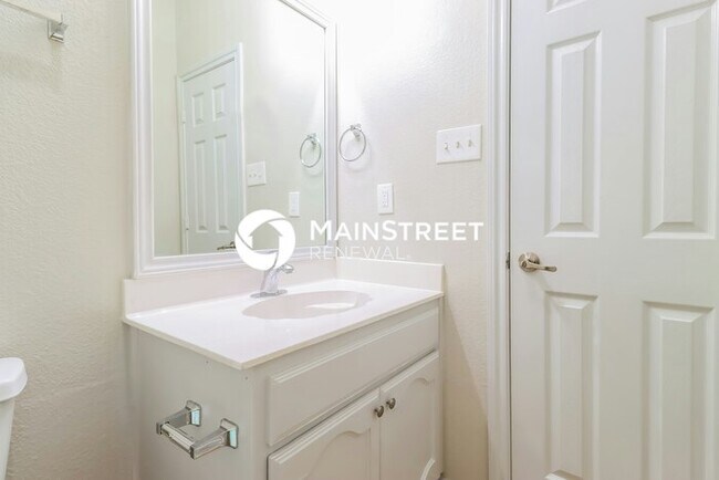 Building Photo - 3 Bedroom Pet-Friendly Home in Fort Worth, TX with Main Street Renewal