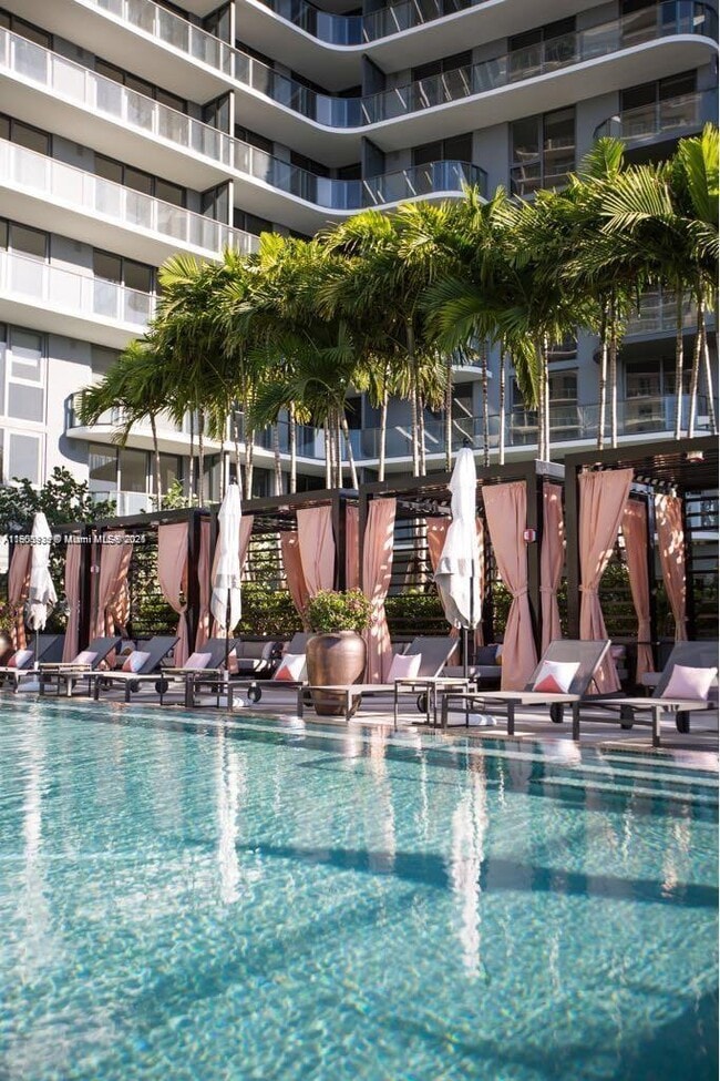 Building Photo - 121 NE 34th St