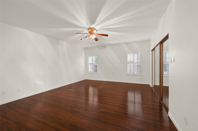 Building Photo - 2860 Holly Hall St