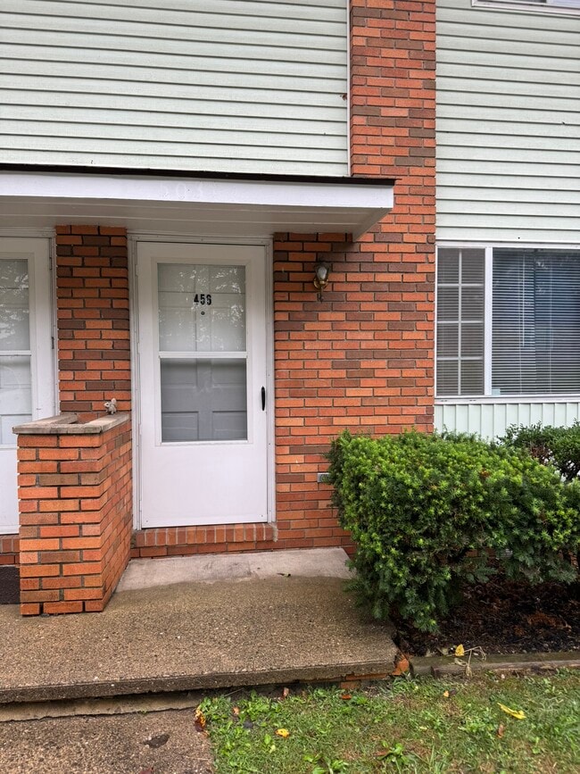 Building Photo - 5031 W Pea Ridge Rd