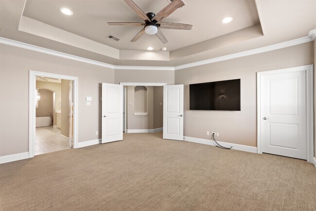 Building Photo - 17 Armand Shore Dr