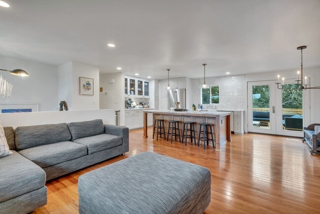 Building Photo - Renovated 5-Bedroom Home on Cul-de-Sac with Park Views & Stunning Outdoor Living