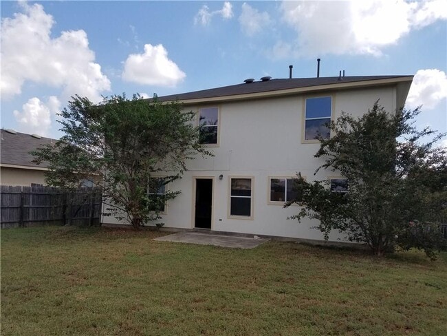 Building Photo - 650 Goldenrod St