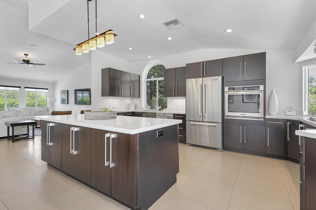 Building Photo - 70825 Ironwood Dr