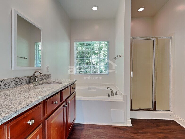 Building Photo - 307 Brighton Woods Dr