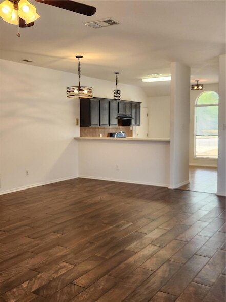 Building Photo - 504 Texas Ave