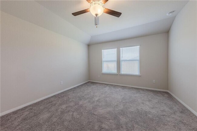Building Photo - 13905 Heartland Dr