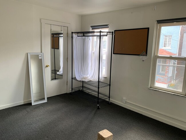 Building Photo - 3815 Pier St