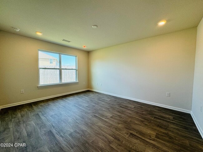 Building Photo - 120 Tiller Dr