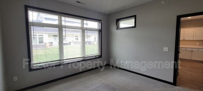 Building Photo - 304 Prairie Rose Trl