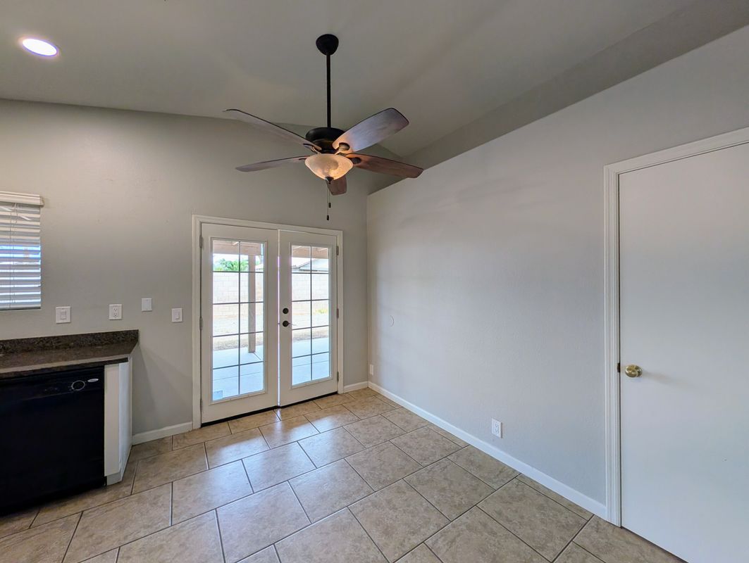 Building Photo - 15746 W Elm St